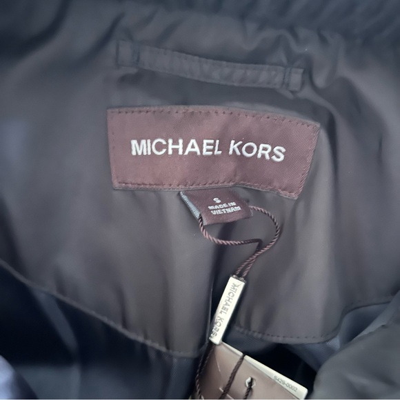 Men’s Micheal Kors Black Puffer Jacket - Picture 3 of 4